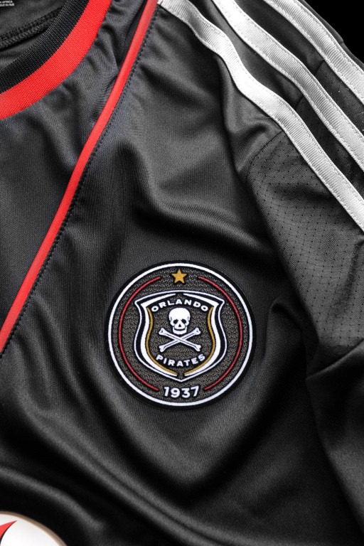 Camisas do Orlando Pirates 2013-2014