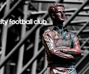 Swansea City renova com a Adidas capa