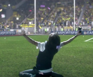 Comercial do FIFA 15 para X-BOX Sinta o jogo capa