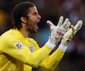 Goleiro James coloca sua coleção de camisas em leilão capa Goleiro James coloca sua coleção de camisas em leilão capa