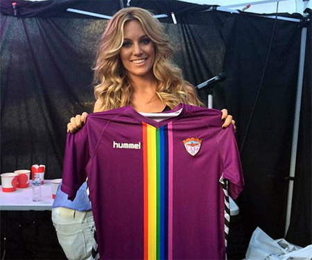 Camisas do CD Guadalajara 2015-2016 Hummel Arco-Irís capa