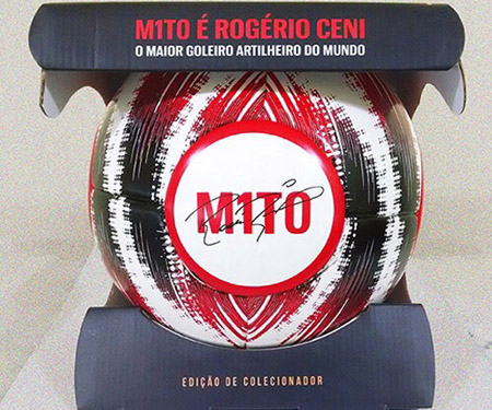 Bola comemorativa à carreira de Rogério Ceni capa