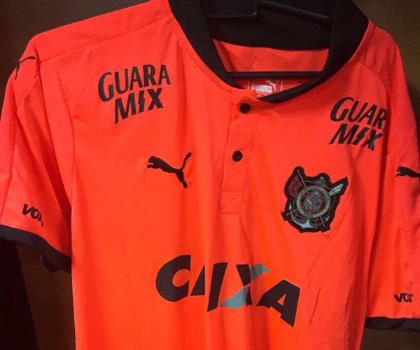 Terceira camisa do EC Vitória 2016 Puma capa