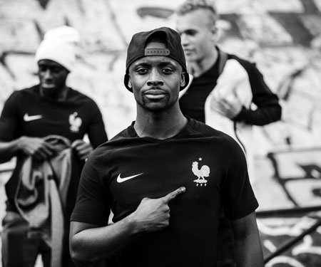 Terceira camisa preta da França 2017 Nike Black Collection capa
