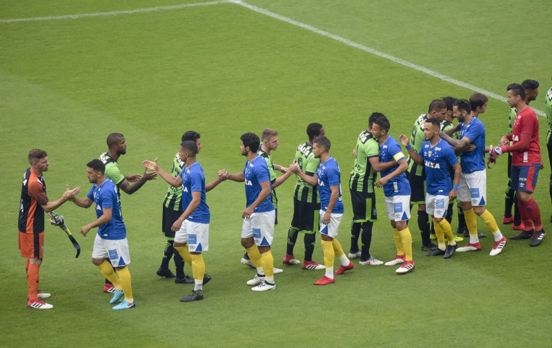 Cruzeiro atua com meiões amarelos para alertar sobre Febre Amarela abre