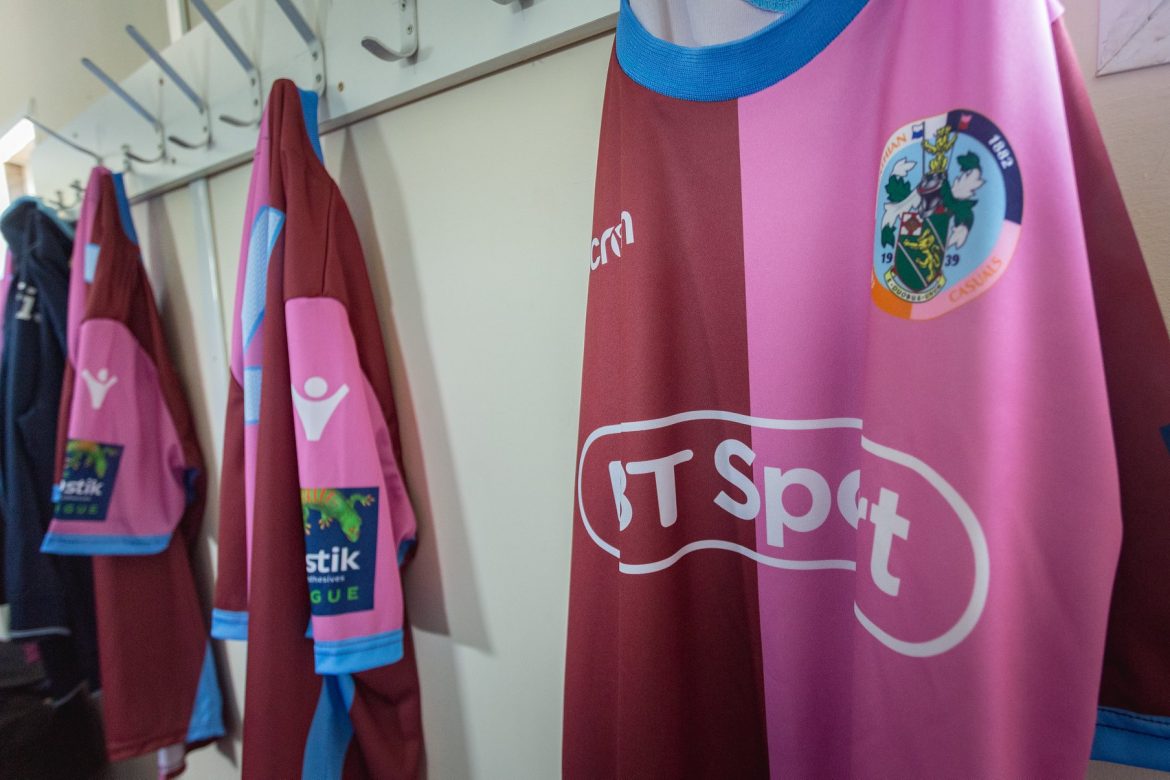 Camisas do Corinthian-Casuals 2018-2019 Macron abre