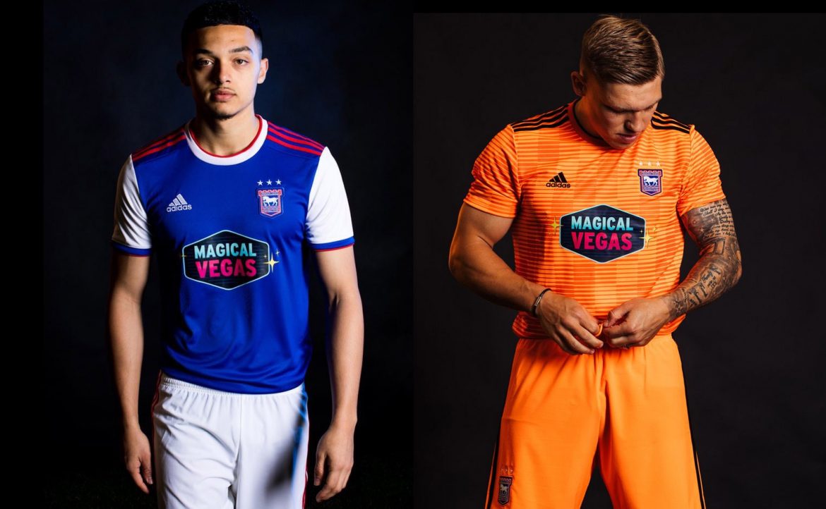 Camisas do Ipswich Town 2018-2019 Adidas abre
