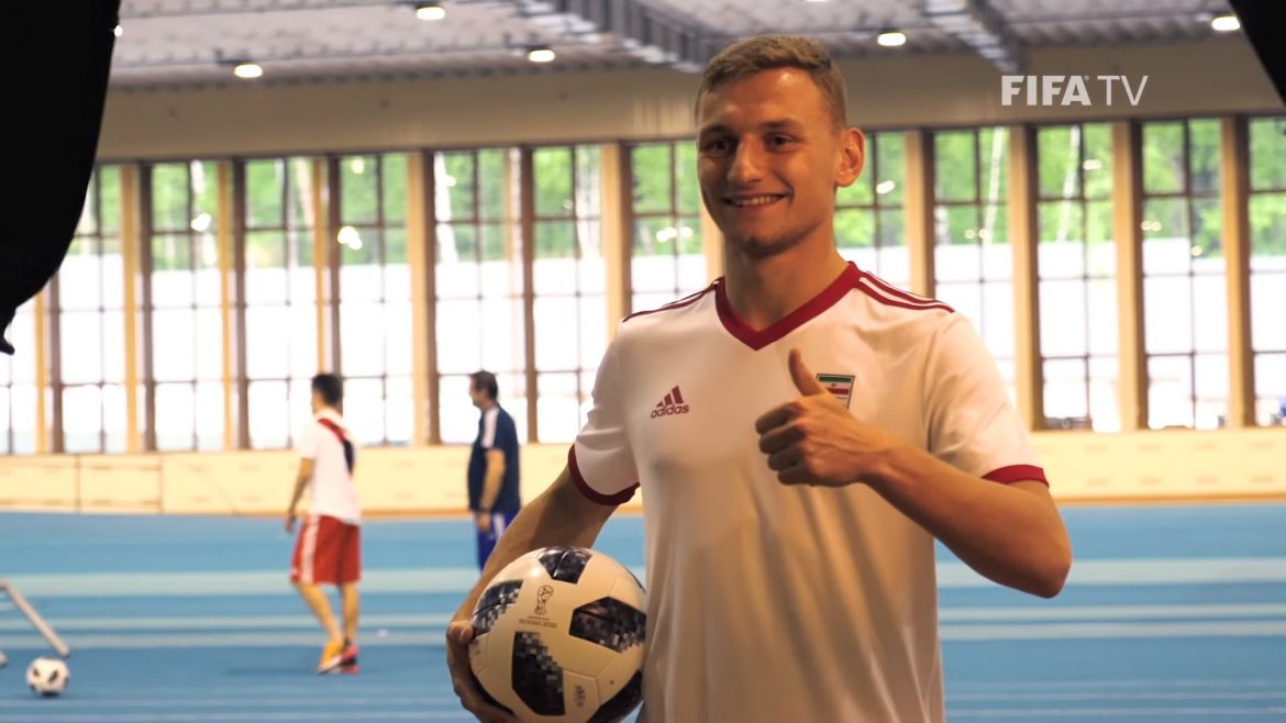 Camisas do Irã 2018-2019 Adidas abre