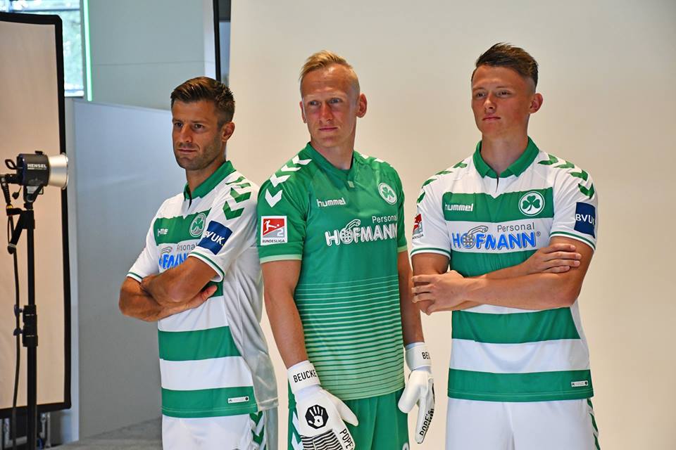 Camisas do Greuther Fürth 2018-2019 Hummel