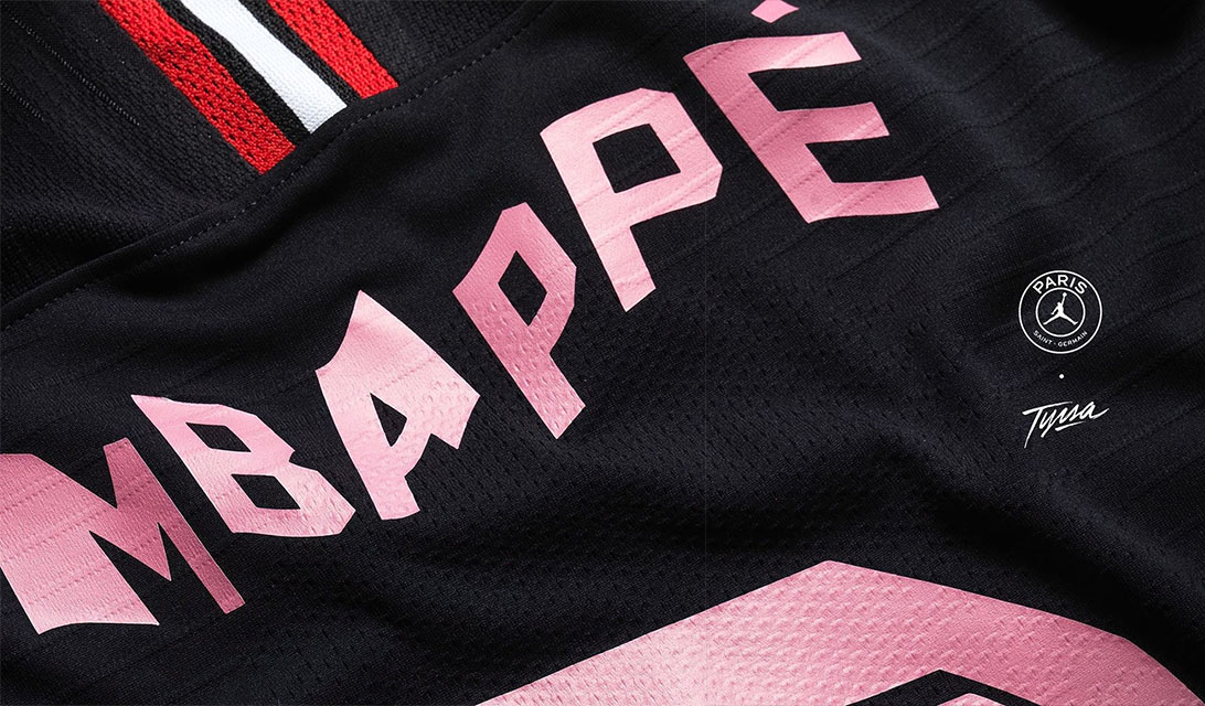 PSG lança fonte exclusiva em parceria com Tyramisu, artista parisiense
