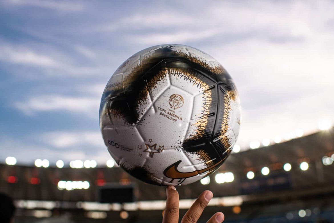 Conmebol apresenta bola da final da Copa América 2019