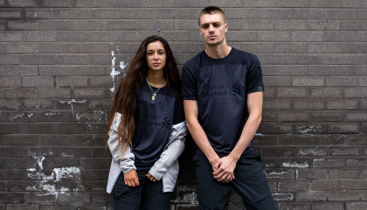 Camisa blackout do Liverpool 2019-2020 New Balance abre