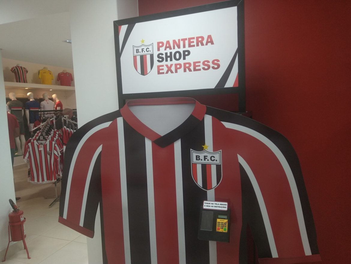 Botafogo-SP lança vending machine de camisas