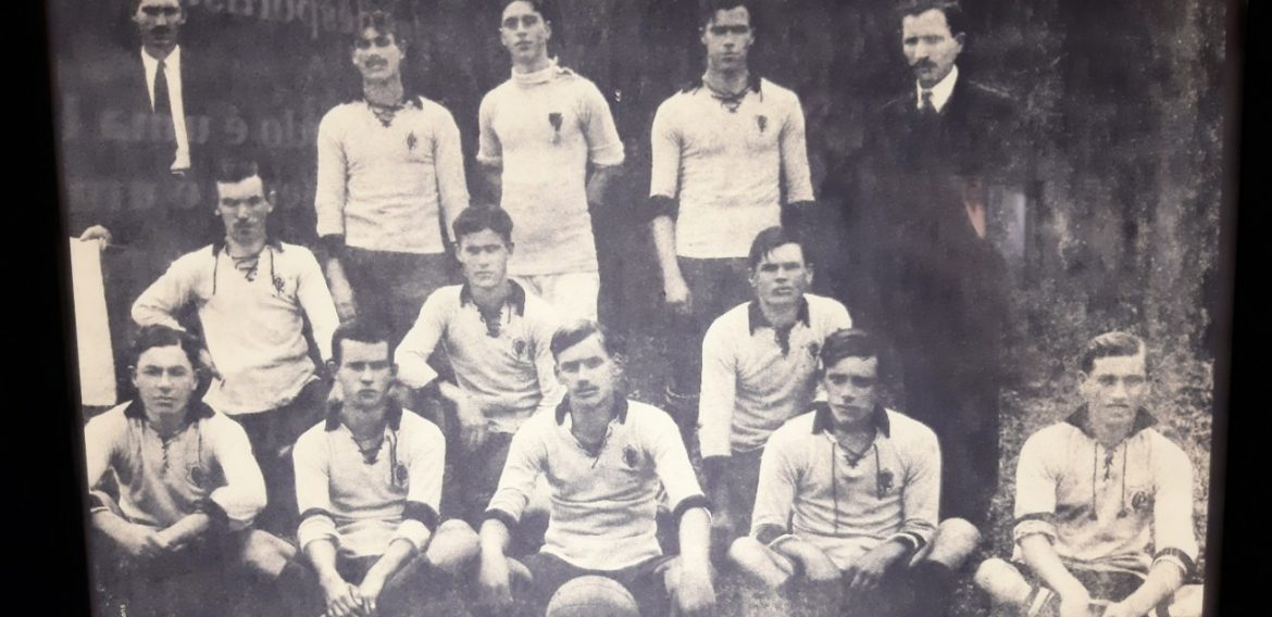 Corinthians anuncia descoberta de escudo antigo