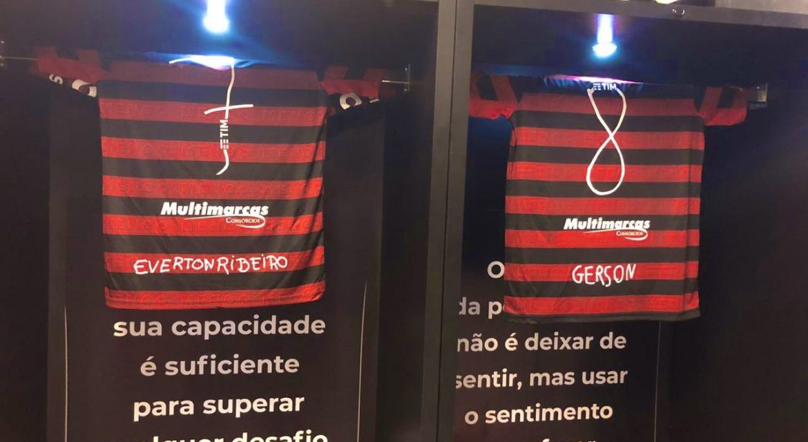 Flamengo joga com nomes e números desenhados por crianças Flamengo joga com nomes e números desenhados por crianças