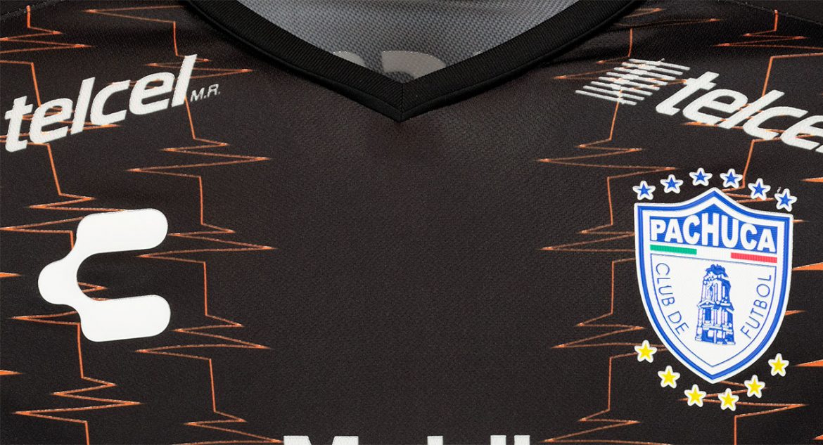 Terceira camisa do Pachuca 2019-2020 Charly abre