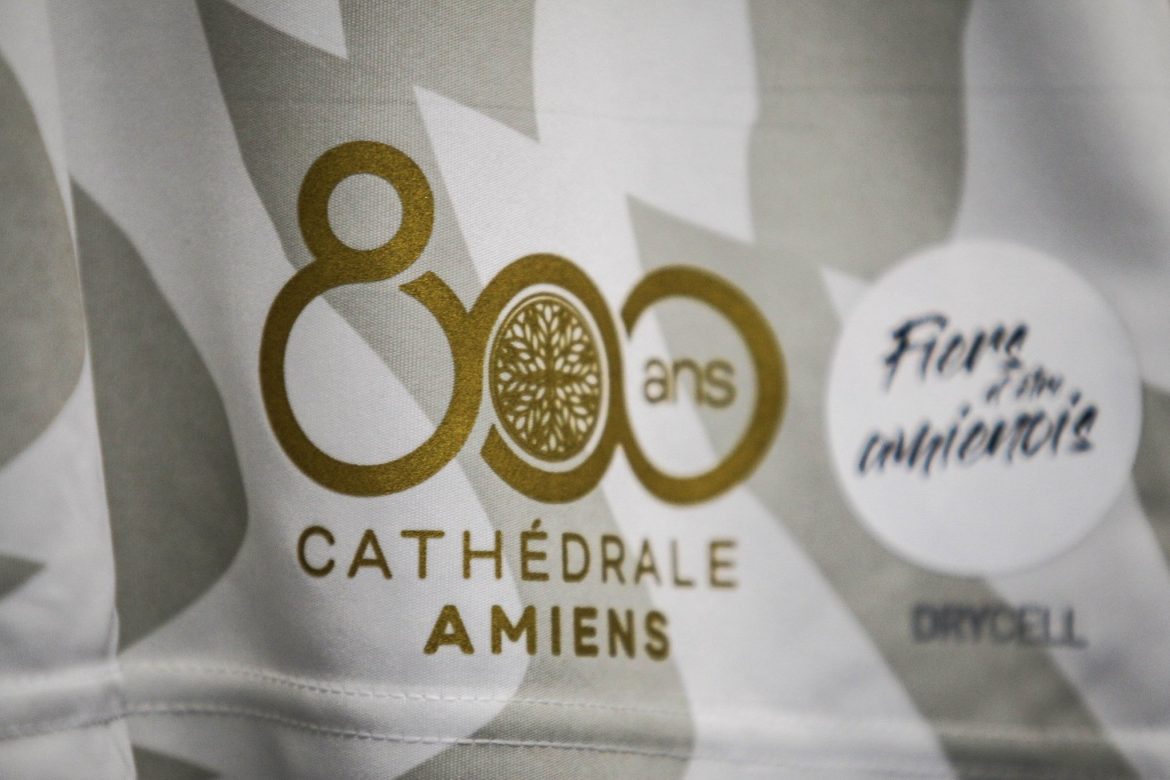 Amiens SC rende homenagem à Catedral em sua camisa
