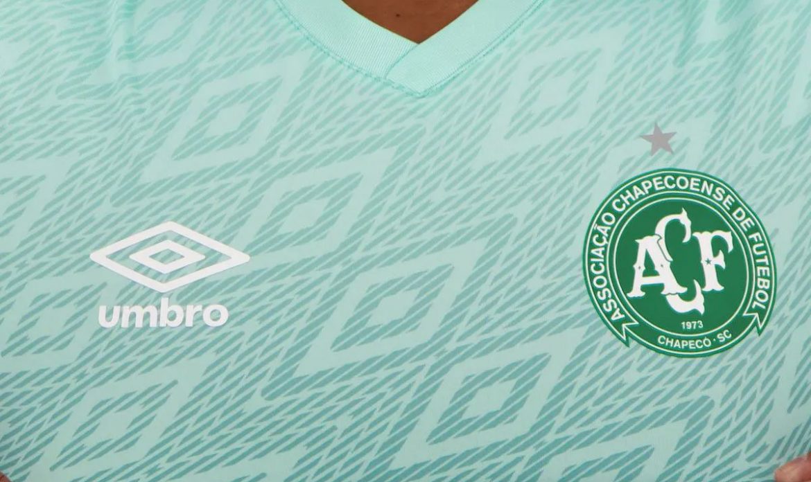 Coleção treino e viagem Chapecoense Umbro 2020