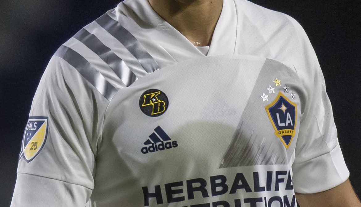 LA Galaxy homenageia Kobe Bryant em sua camisa