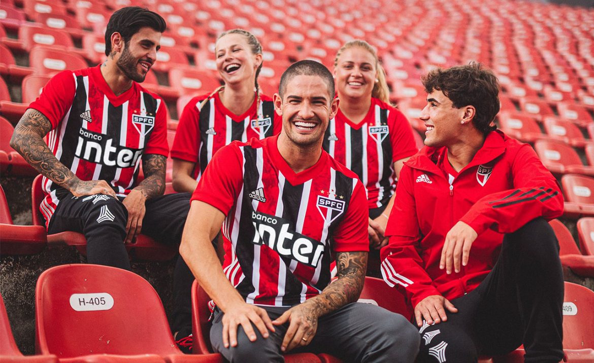 Camisa listrada do São Paulo FC 2020-2021 Adidas abre