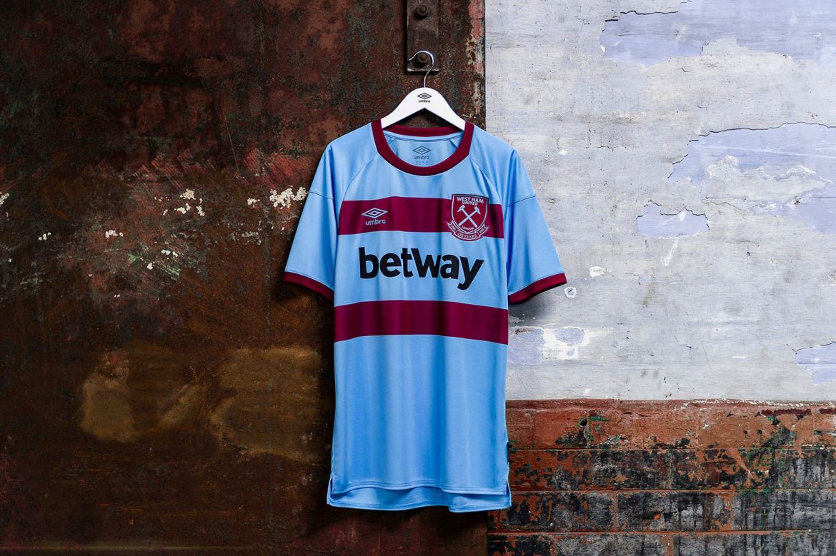 Camisas do West Ham 2020-2021 Umbro Reserva a