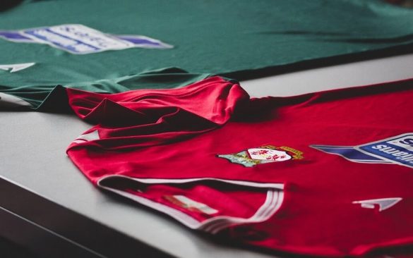 Camisas do Wrexham 2020-2021 Macron