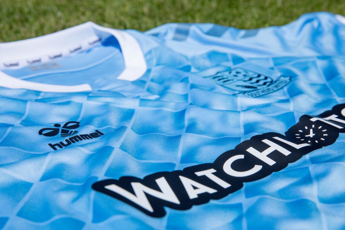Camisas do Southend United 2020-2021 Hummel Reserva a