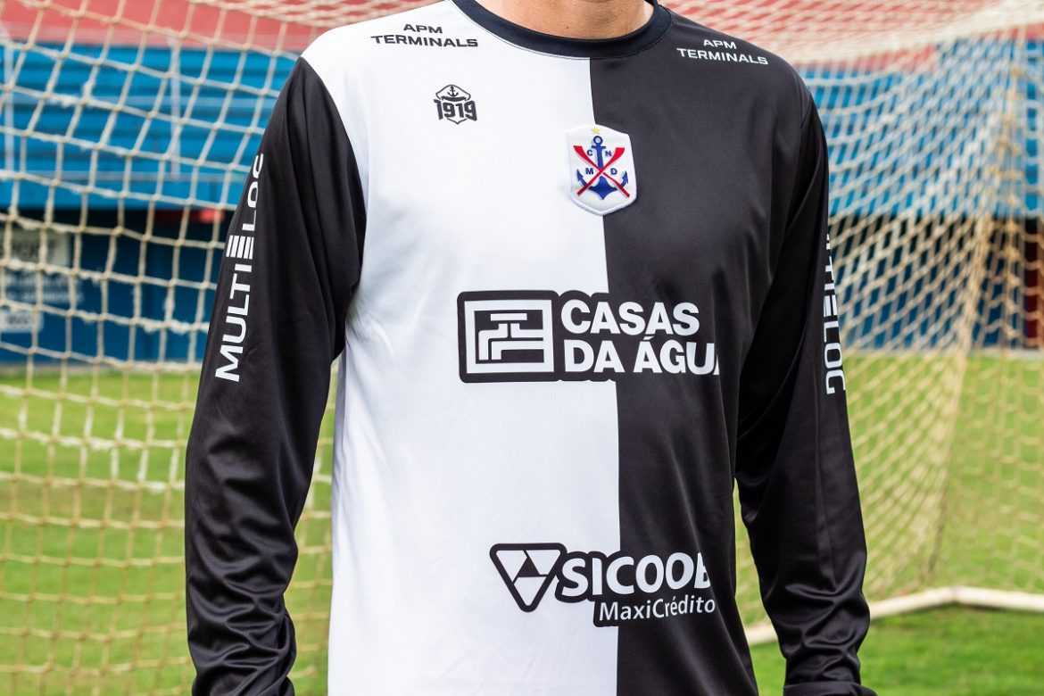 Marcílio Dias lança camisa contra o racismo para a Série D