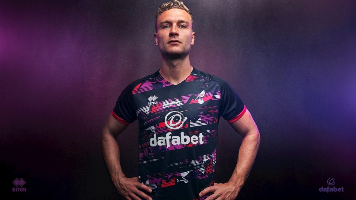 Terceira camisa do Norwich City 2020-2021 Erreà 1