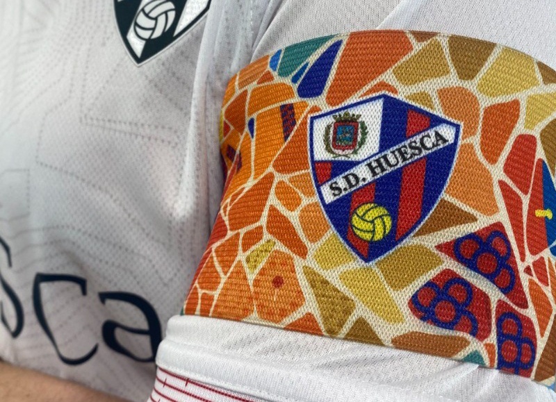 Huesca homenageará Barcelona na braçadeira de capitão