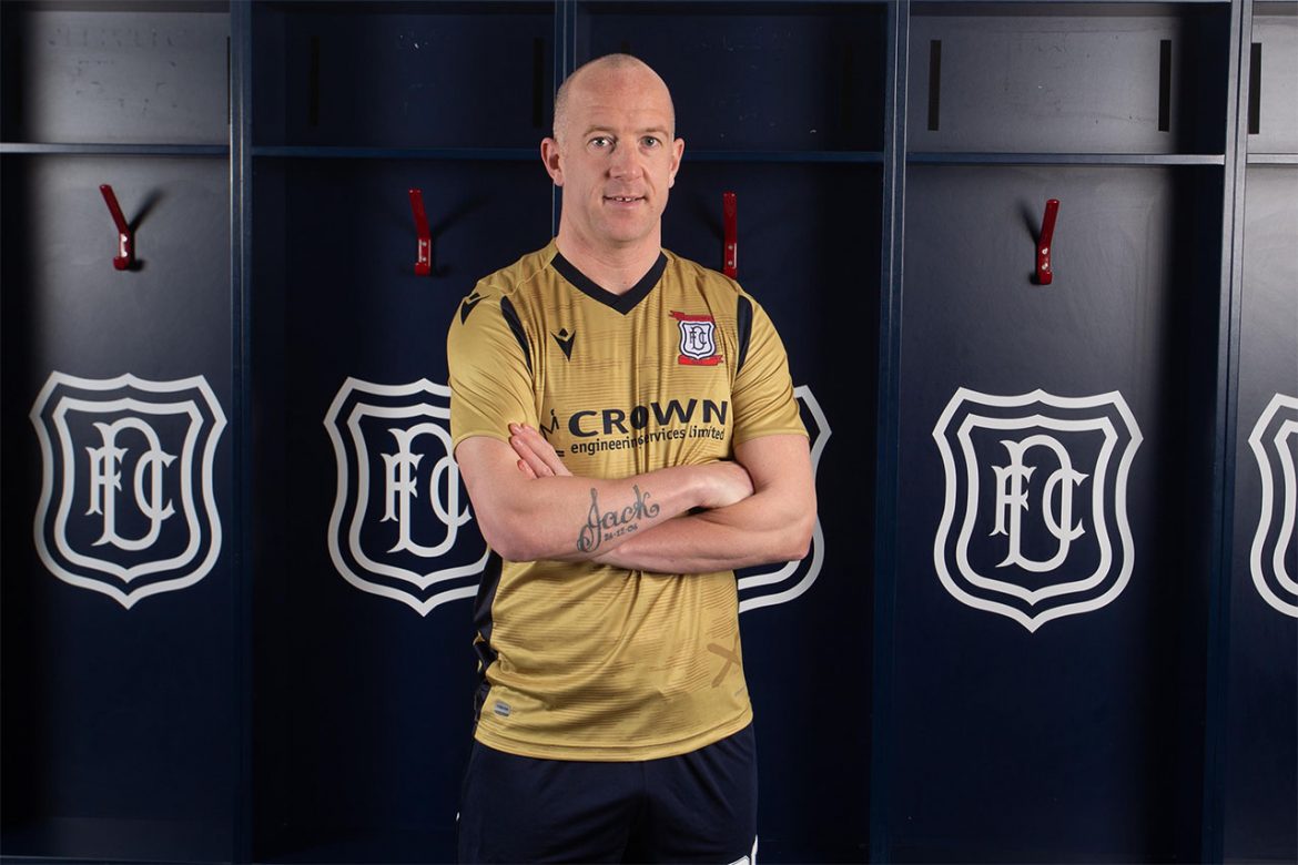 Terceira camisa do Dundee FC 2021 Macron