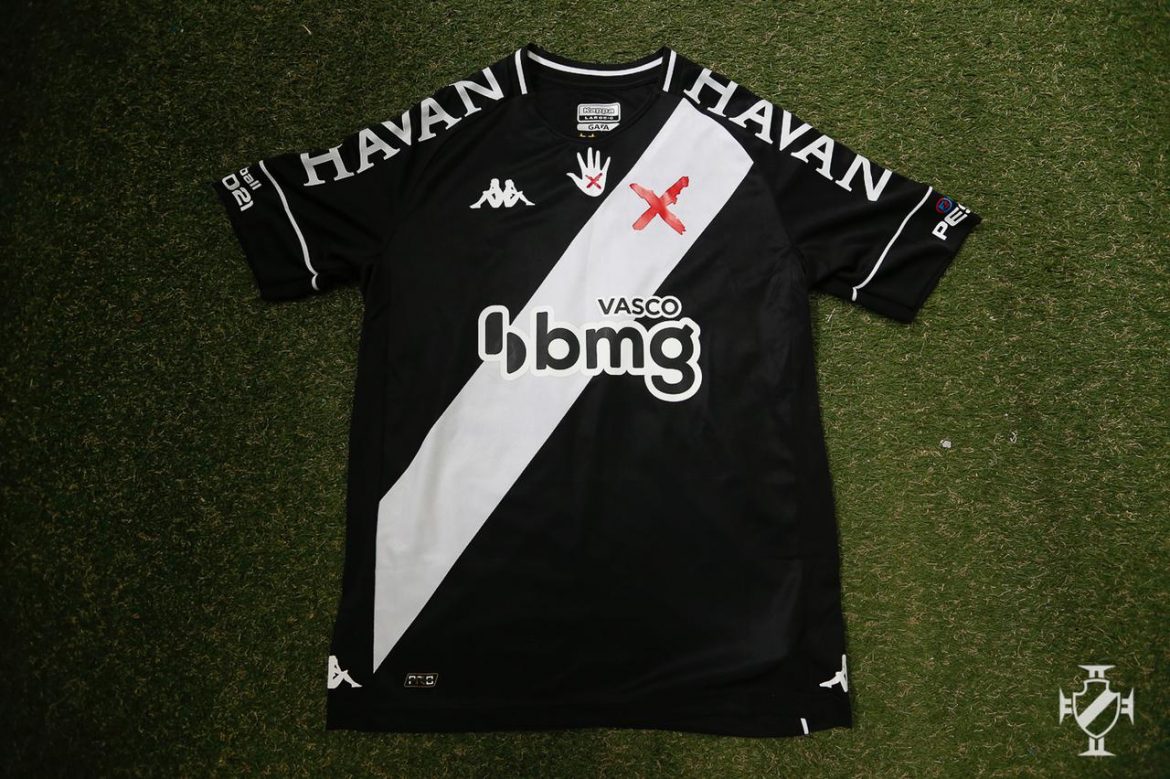 Vasco chama atenção para a violência contra a mulher em camisa