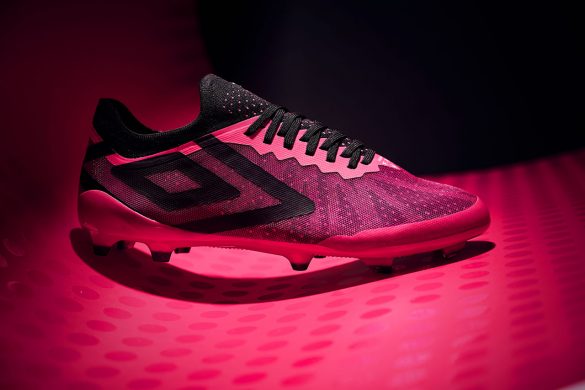 Umbro lança nova chuteira Velocitá 6, tradicional em velocidade
