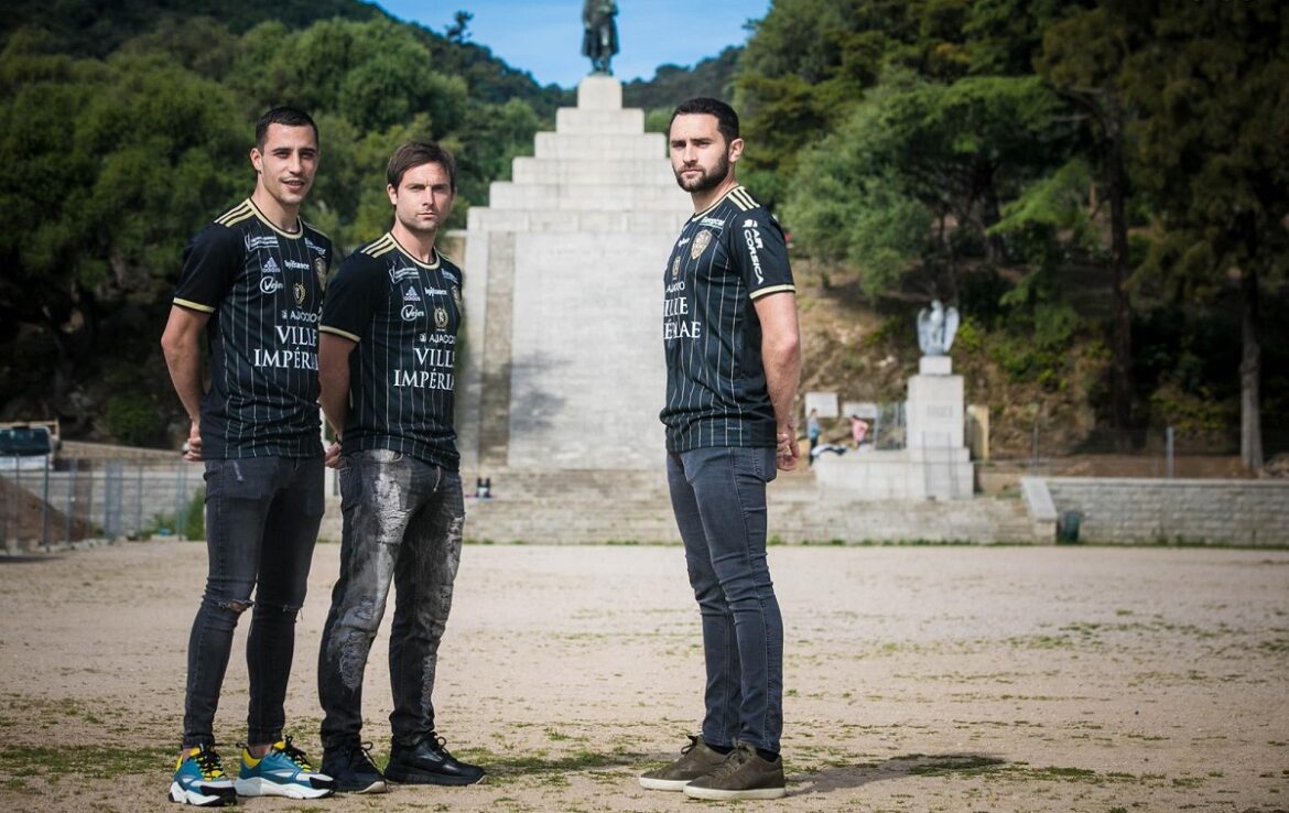 Camisas do AC Ajaccio 2021-2022 Adidas (1) Camisas do AC Ajaccio 2021-2022 Adidas