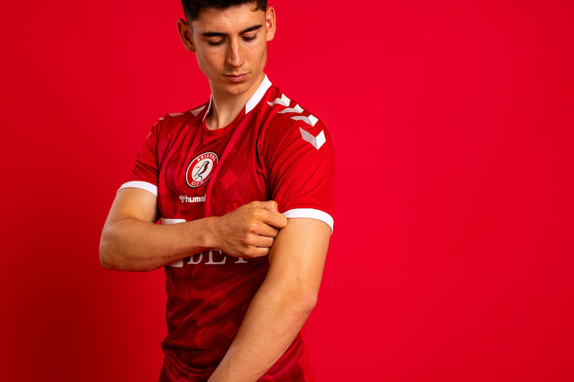 Camisas do Bristol City 2021-2022 Hummel a