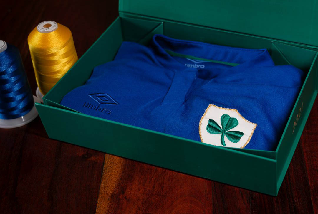 Camisa do centenário da Irlanda 2021 Umbro Azul a