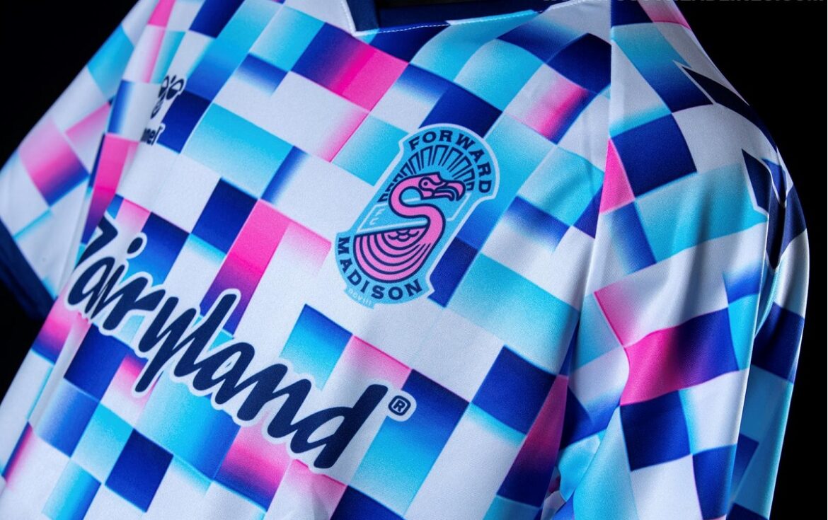 Camisa especial do Forward Madison 2021-2022 Hummel