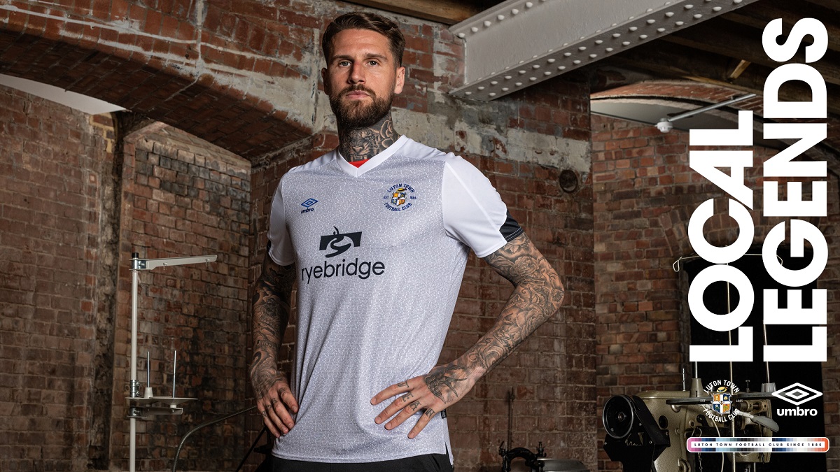 Nouveau Maillot du Foot Luton Town Exterieur 2021/22 Personnalisés Pas Nouveau Maillot du Foot Luton Town Exterieur 2021/22 Personnalisés Pas
