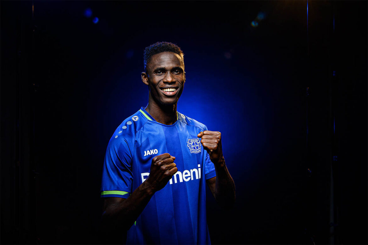 Terceira camisa do Bayer Leverkusen 2021-2022 Jako a