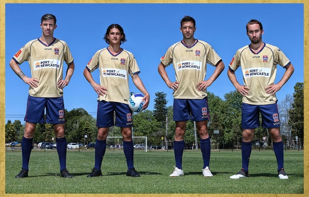 Camisas do Newcastle Jets 2021-2022 VIVA