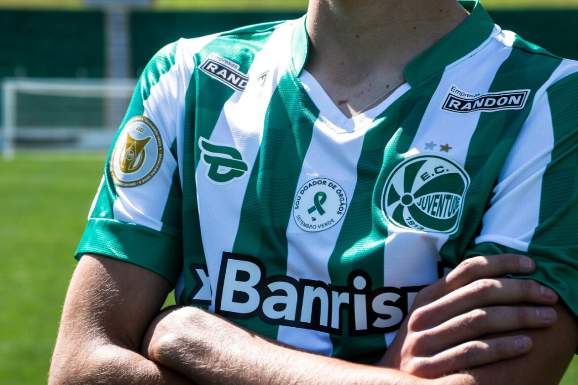 Juventude usa camisas de futebol para incentivar doação de órgãos