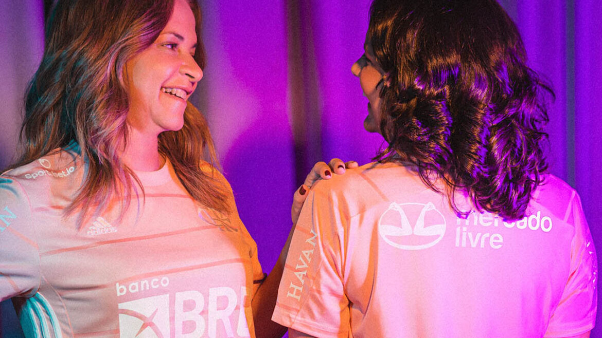 Camisa "Outubro Rosa 2021" da Adidas para o Flamengo é lançada