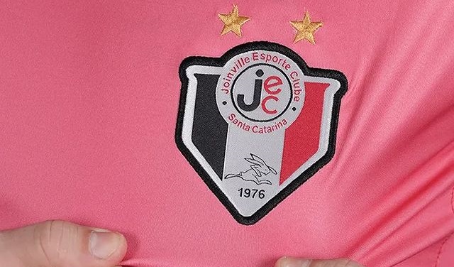 Camisa Outubro Rosa do Joinville 2021 é revelada pela OCTO