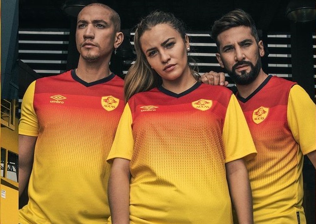 Camisas do SD Aucas 2022 são reveladas pela Umbro