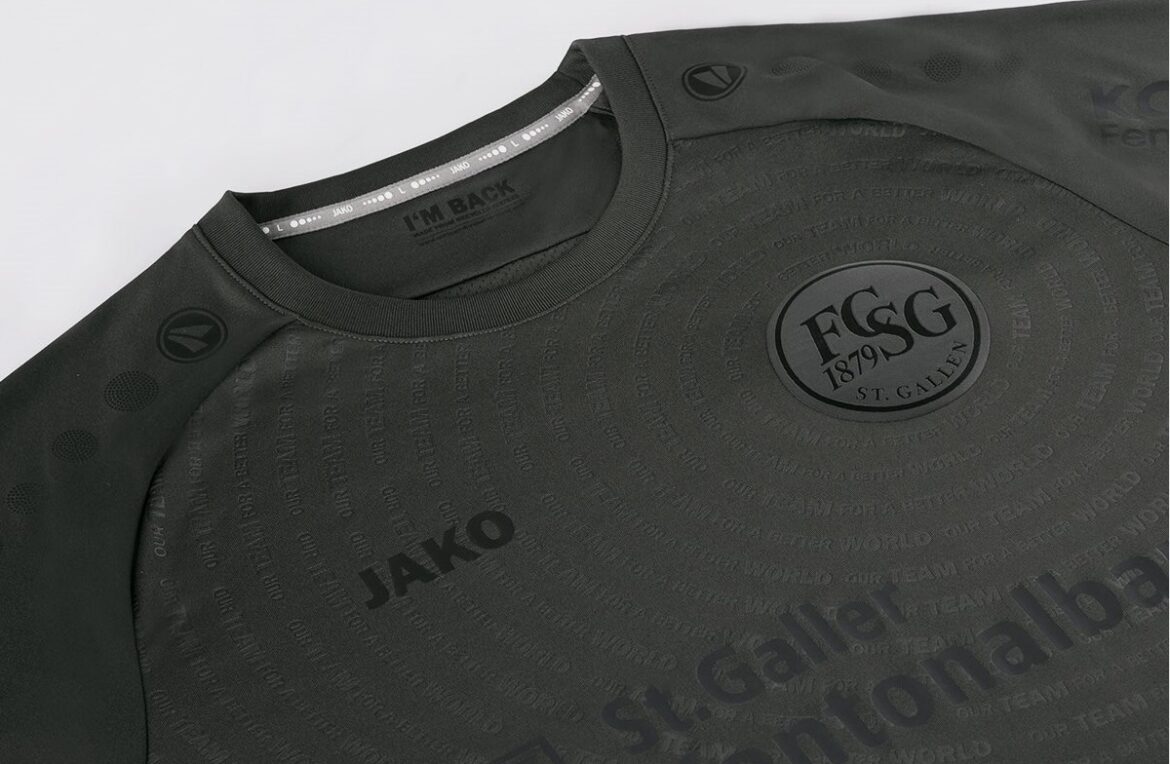 Camisa All Black do FC St.Gallen 2022 é revelada pela JAKO