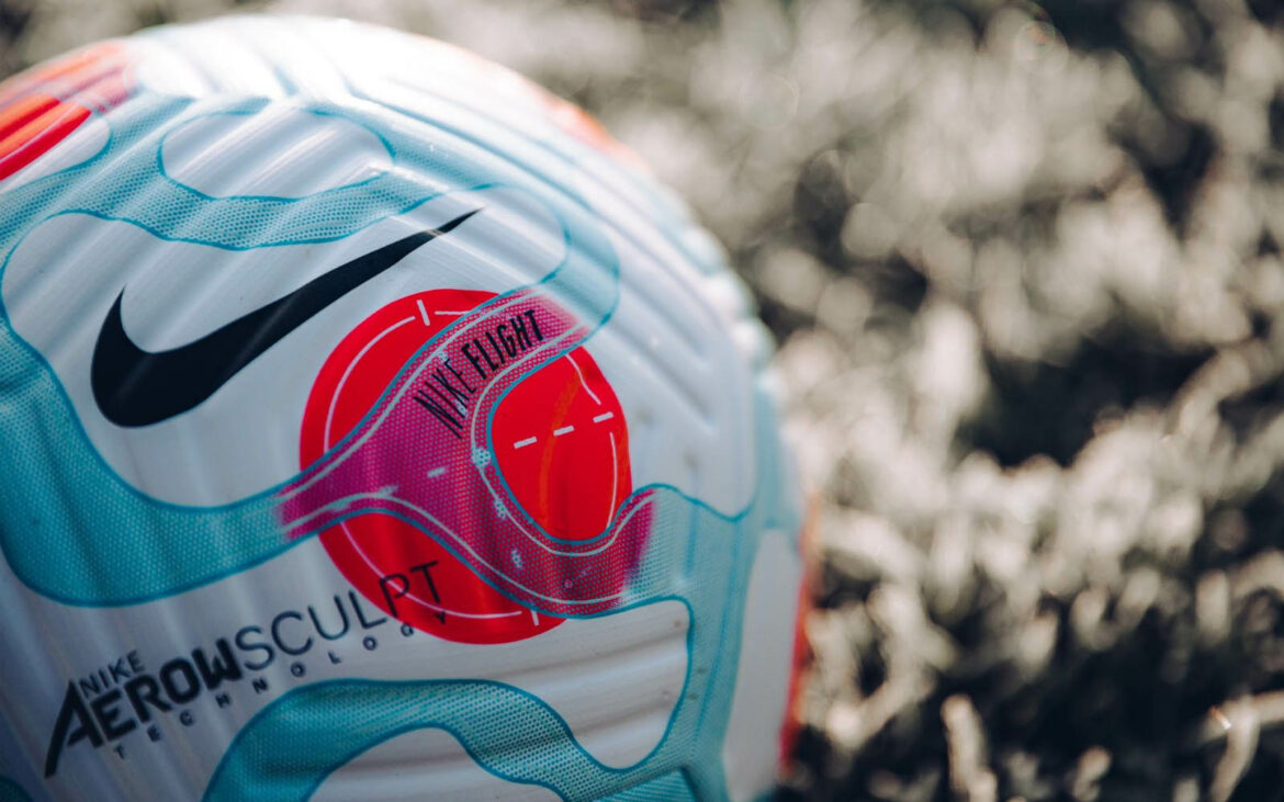 Terceira bola da Premier League 2021-2022 Nike