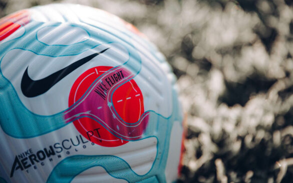 Terceira bola da Premier League 2021-2022 Nike