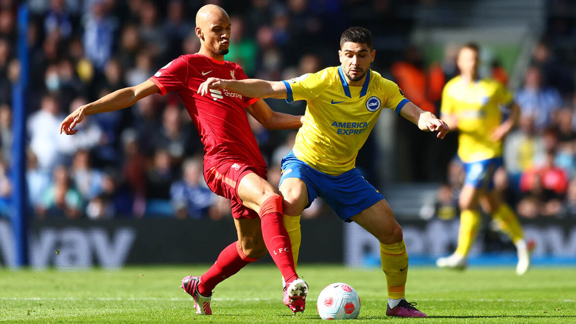Brighton and Hove Albion usa terceira camisa em casa em apoio à Ucrânia