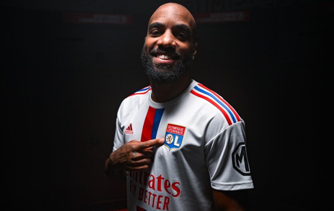 Camisa titular do Olympique Lyon 2022-2023 é revelada pela Adidas