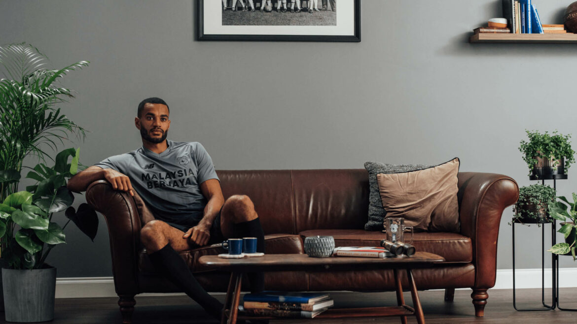 Camisa reserva do Cardiff City 2022-2023 New Balance